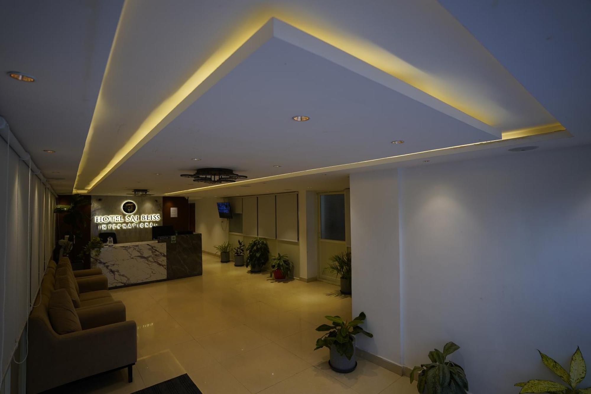 Hotel Sai Bliss Residency, Manyata Tech Park à Bangalore Extérieur photo